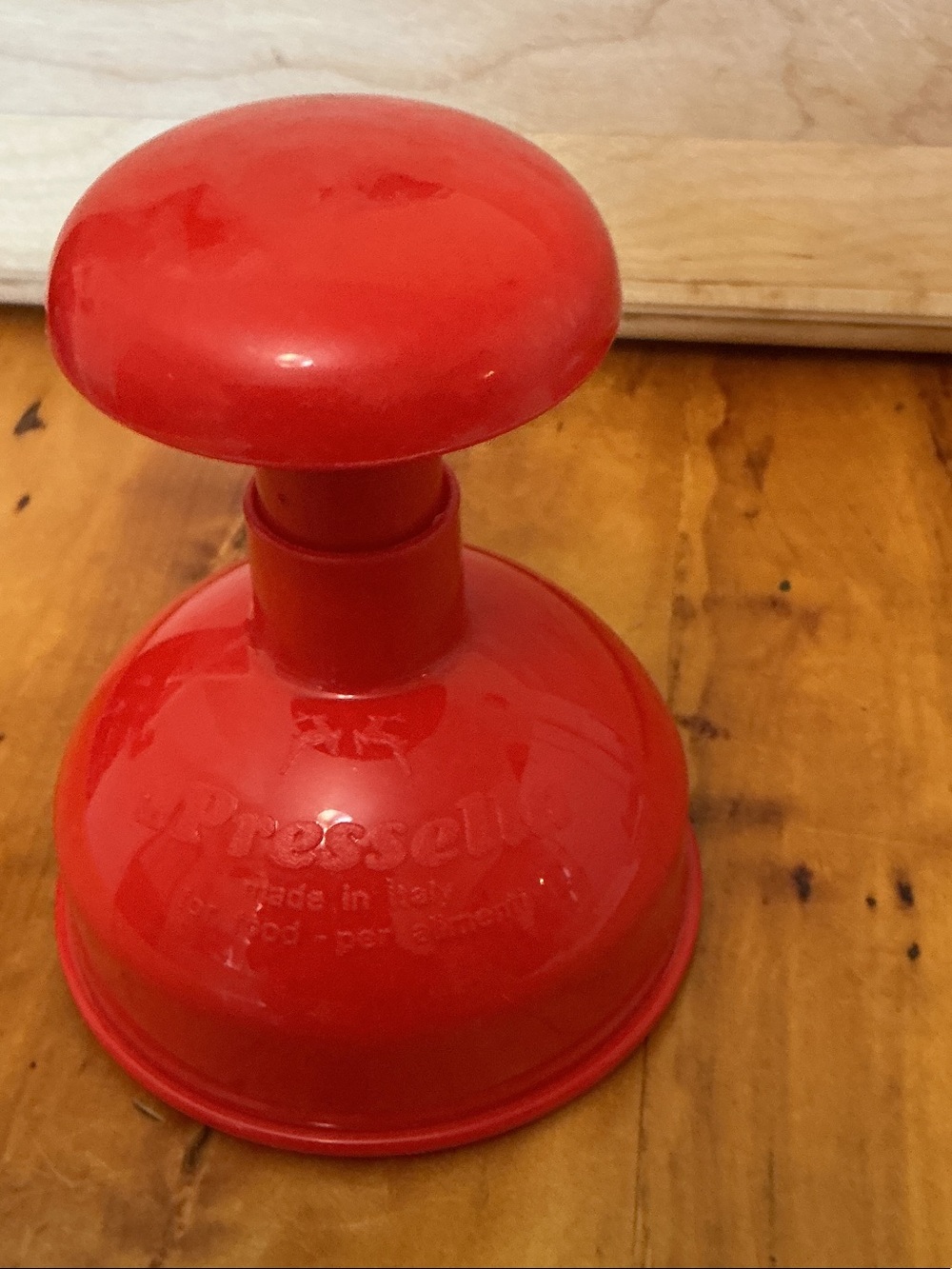 Vintage Red Rigamonti βLa Presellaβ Hamburg Press